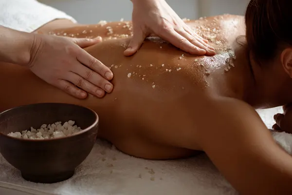 Mantener la piel saludable va más allá de la higiene diaria, por eso muchas personas buscan una limpieza corporal profunda que elimine impurezas, renueve la piel y aporte bienestar integral....